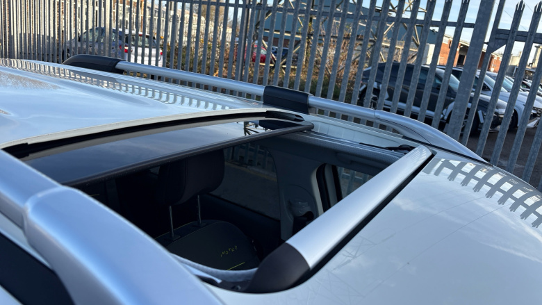 Hyundai INSTER 85kW Cross 49kWh 5dr Auto Electric Hatchback